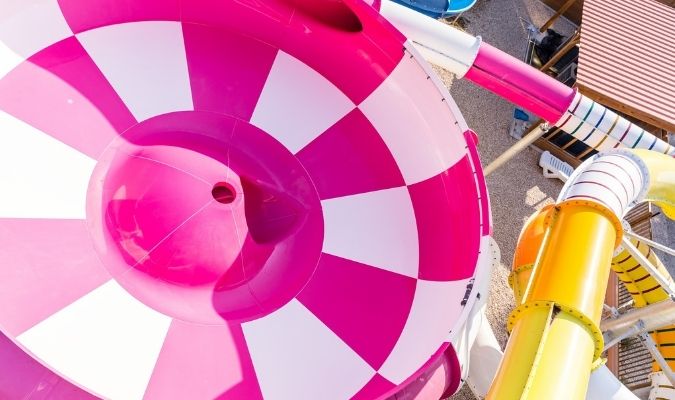 piscine avec toboggans géants région PACA